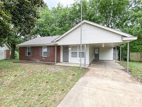 Building Photo - 4 bedroom, 2 bathroom in Southaven recentl...