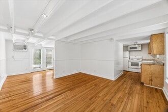 Building Photo - 820 Heights Blvd