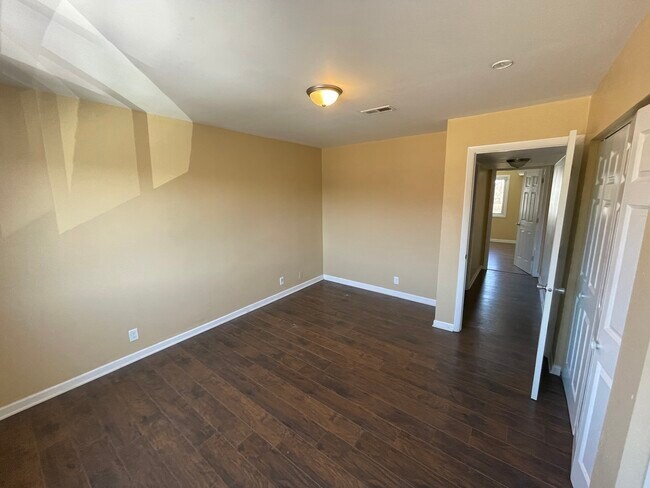 Building Photo - 111 Harbor Dr