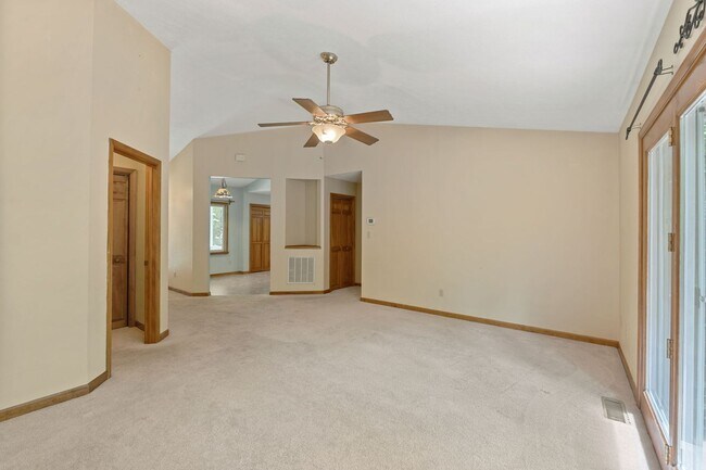 Building Photo - Lake Monticello Rental 3Bed/3Bath House