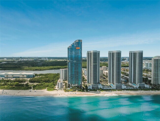 Building Photo - 15701 Collins Ave