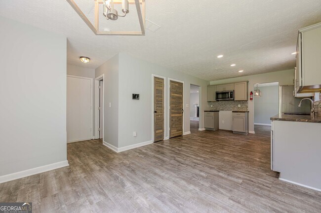 Building Photo - 5458 Winslow Crossing N