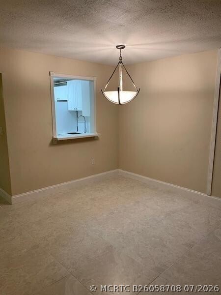 Building Photo - 1021 Mockingbird Ln