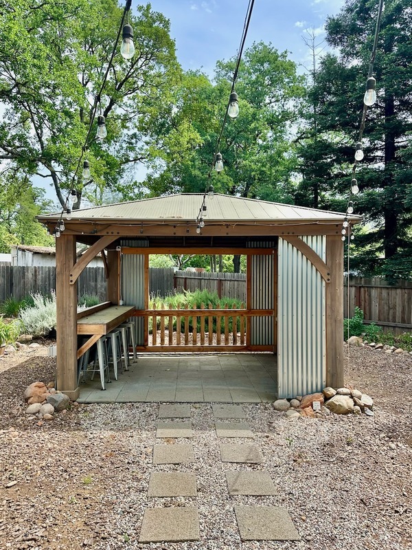 Building Photo - 515 Adriana Pl