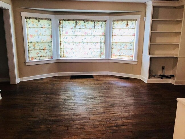 Building Photo - Beautiful 3 BR Home Near Bryan Park - Available July 2026!