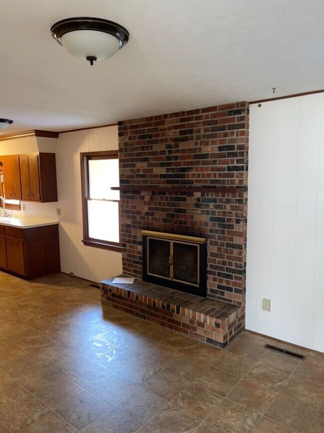 Building Photo - 2703 E Madison St