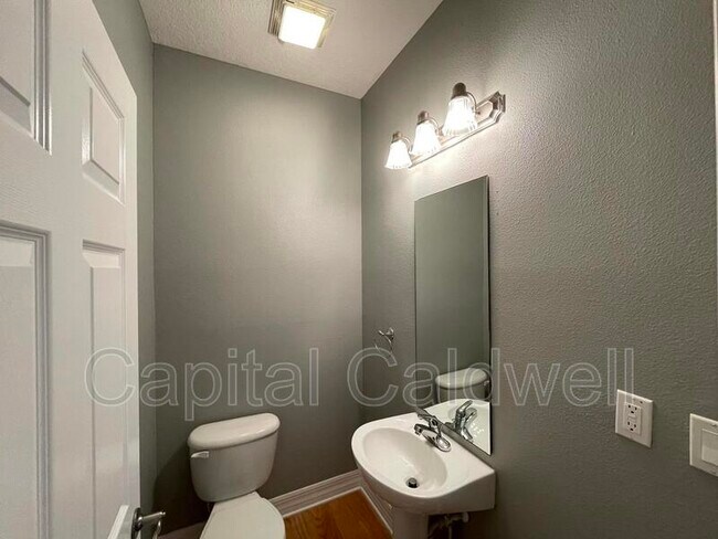 Building Photo - 4501 Bay Spring Ct