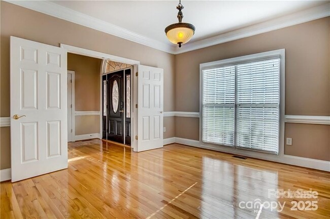 Building Photo - 8005 Weddington Downs Dr