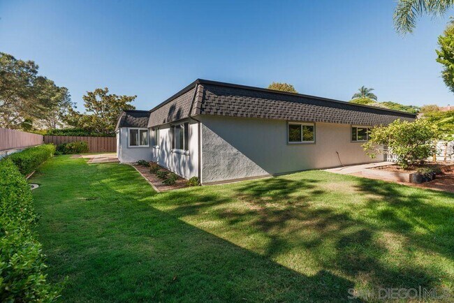Building Photo - 8686 Cliffridge Ave