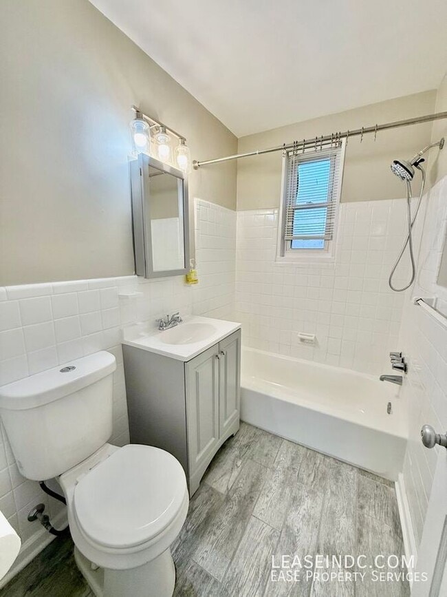 Building Photo - 4407 2nd St NE