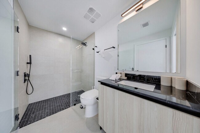 Building Photo - 40 NW 3rd St