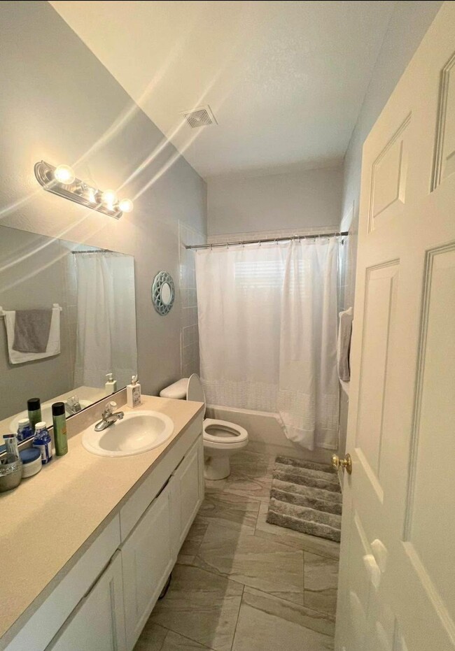 Building Photo - 4441 Havelocke Dr