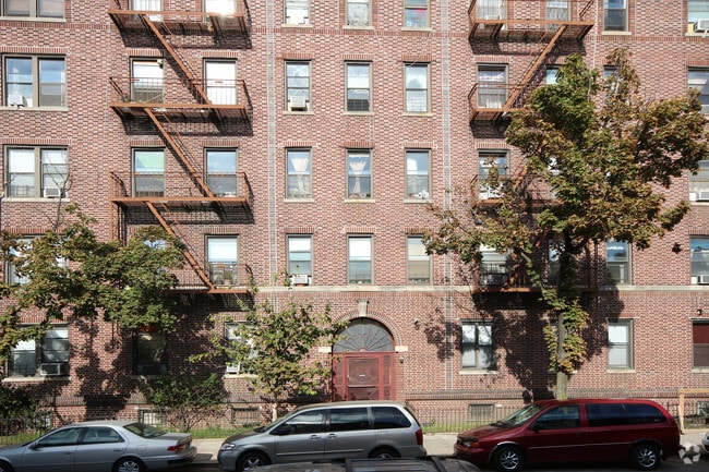 Building Photo - 16-15 Putnam Ave