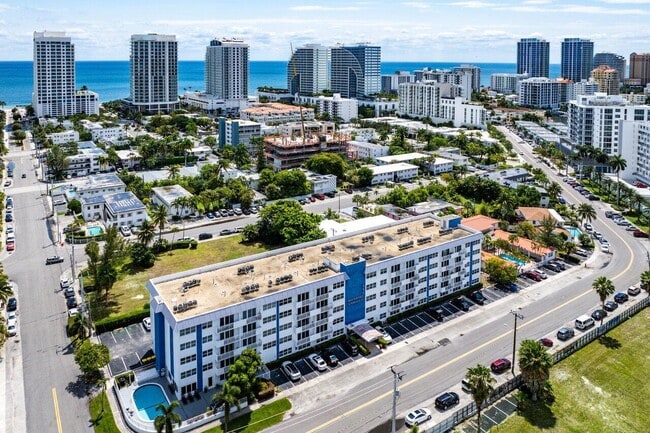 Building Photo - 550 Bayshore Dr