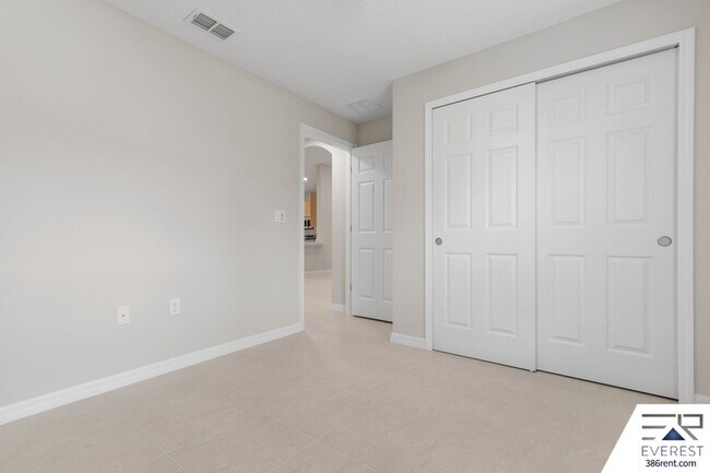 Building Photo - 14 Llovera Pl
