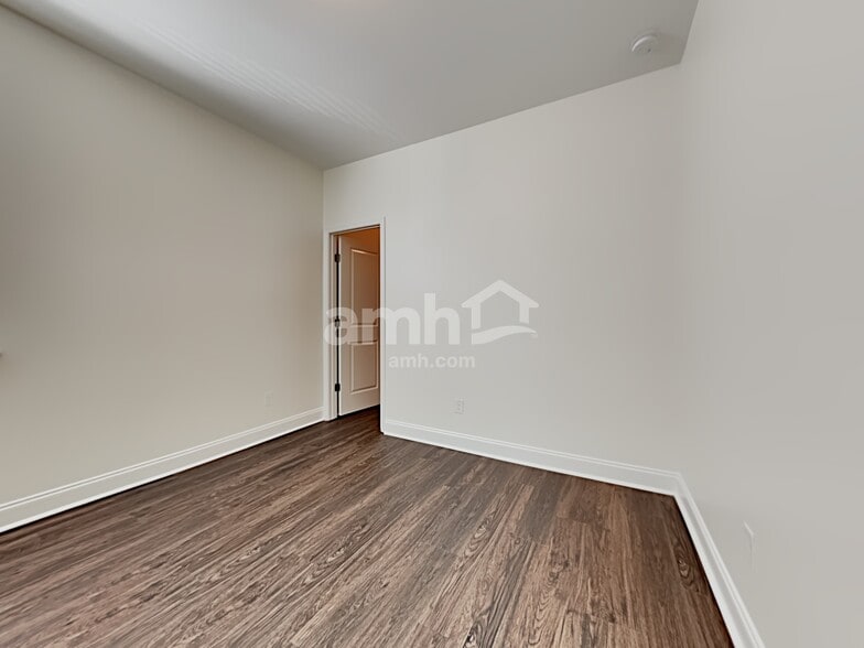 Building Photo - 127 Sago Ct