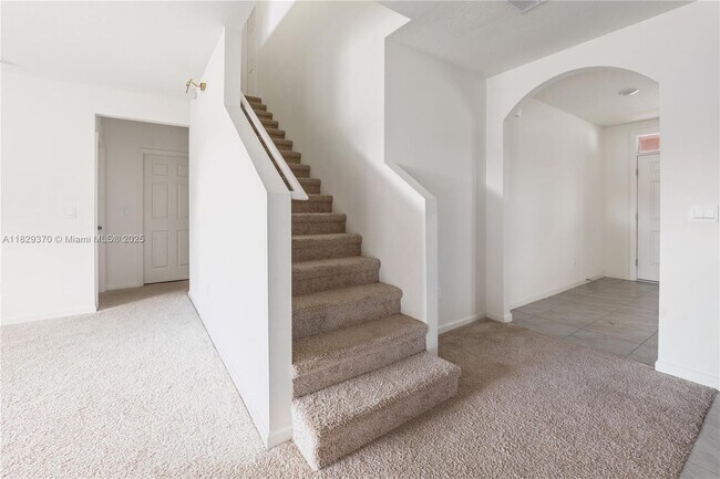 Building Photo - 5305 Fantasy Dr