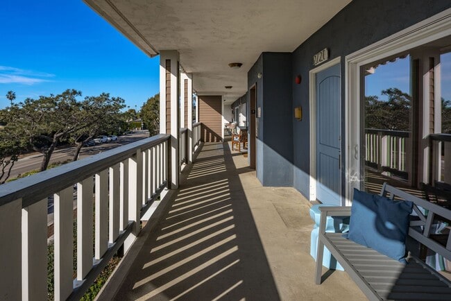 Building Photo - 2721 Camino Del Mar
