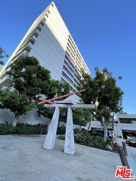 Building Photo - 600 W 9th St