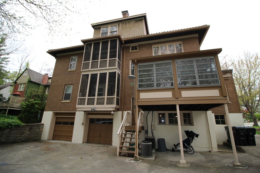 Building Photo - 2217 Madison Rd