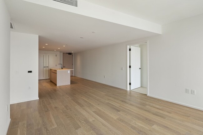 Building Photo - 333 Ward Ave