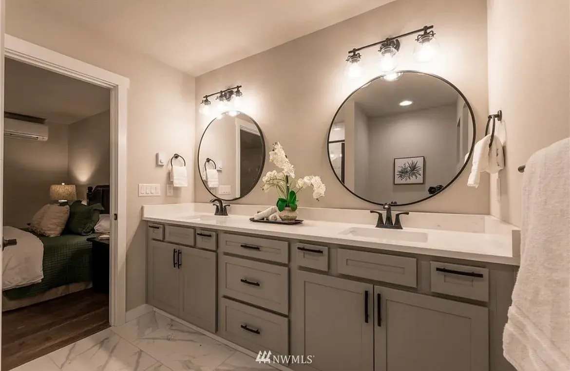 Building Photo - 11031 14th Pl SE