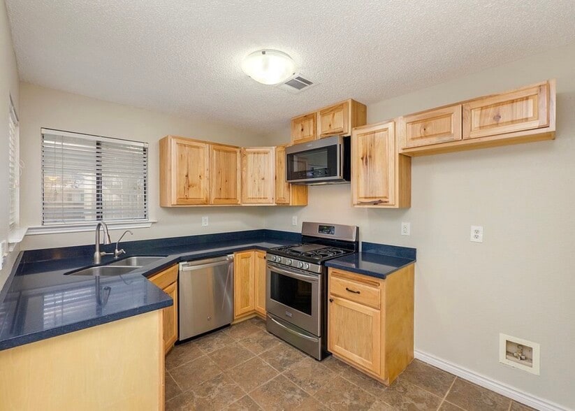 Building Photo - 12917 Meehan Dr