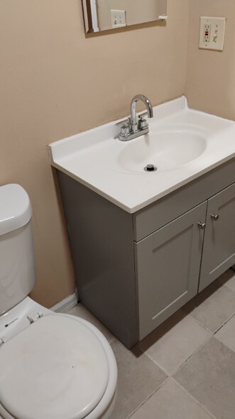 Building Photo - 90 Dover St