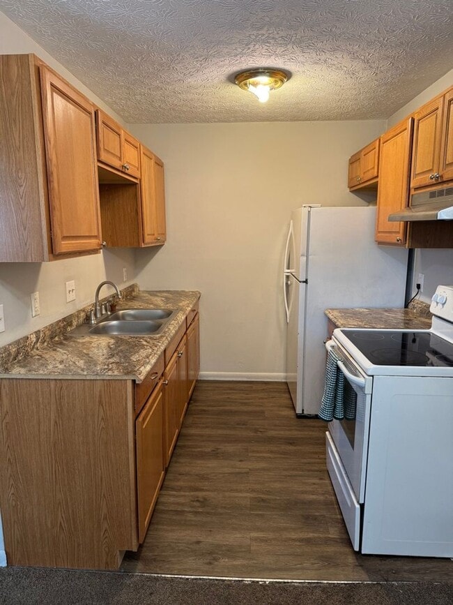 Building Photo - Bright & Fresh 2 Bedroom Apartment – Ready...