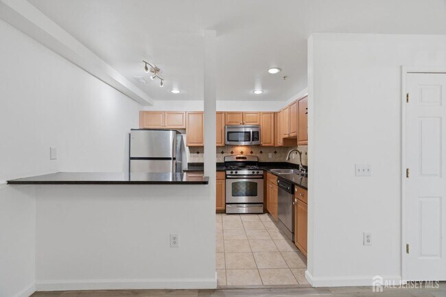 Building Photo - 116 Chariot Ct