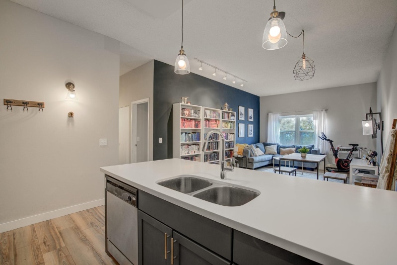 Building Photo - 215 7th St NE