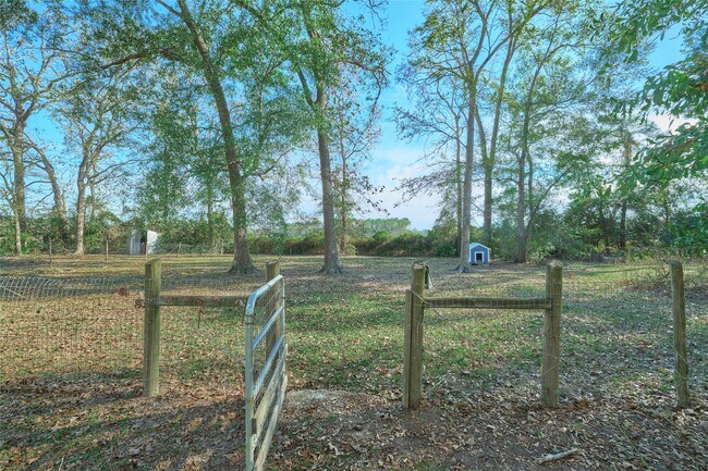 Building Photo - 17381 FM 1484 Rd