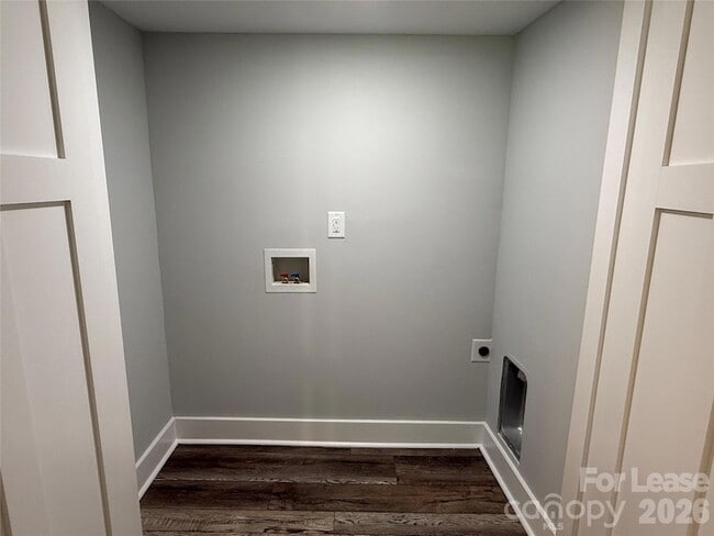 Building Photo - 200 Sherwood Dr