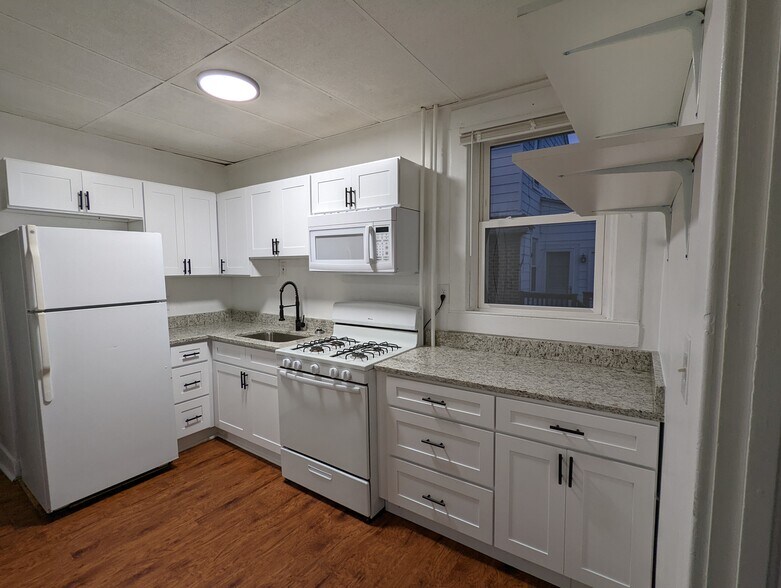 Building Photo - 7809 Wilson Ave