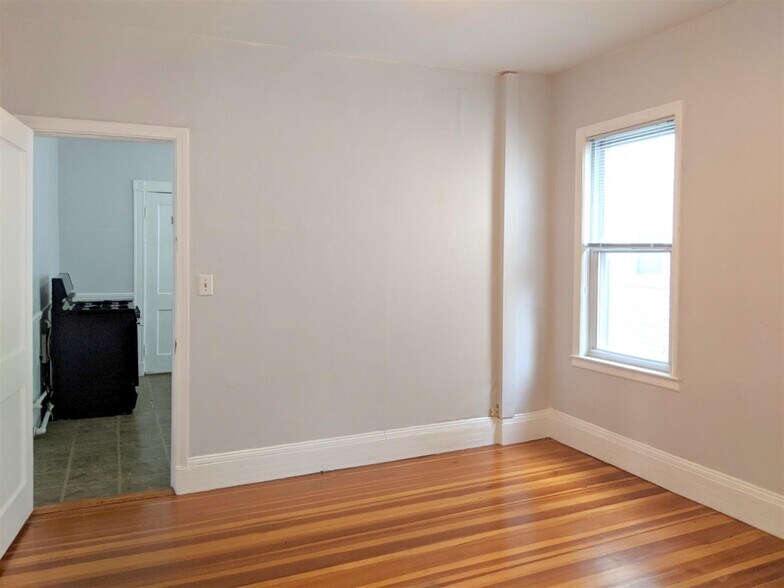 Building Photo - 9 Belknap St