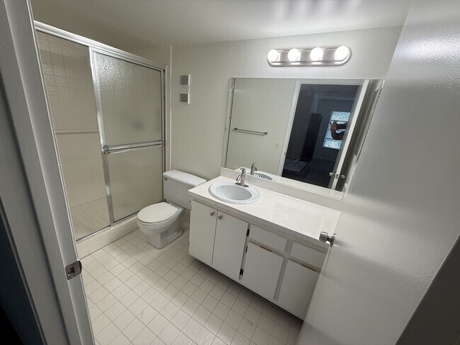 Building Photo - 14307 Bedford Dr