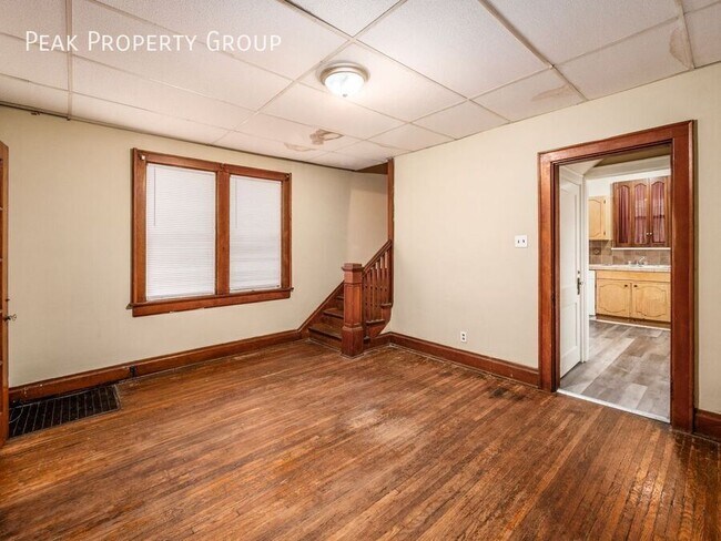 Building Photo - 385 E 13th Ave