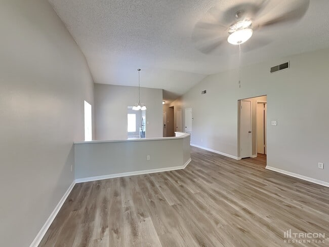Building Photo - 1507 Crossridge Dr