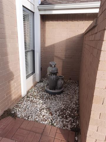 Building Photo - 207 Country Ln