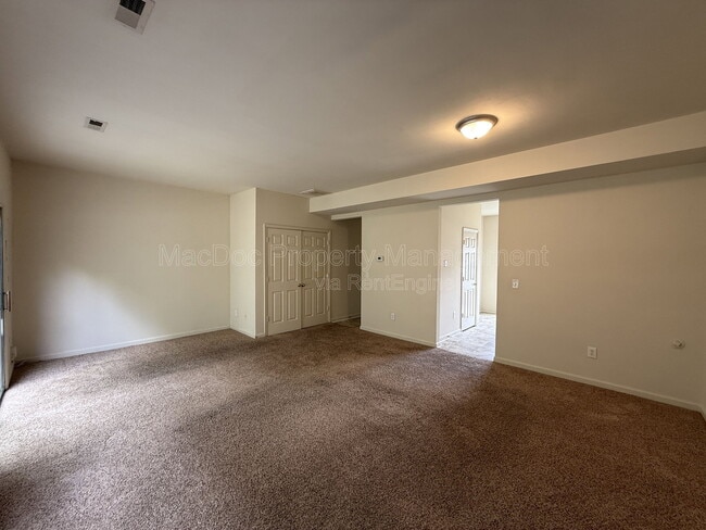 Building Photo - 11009 Bevin Dr