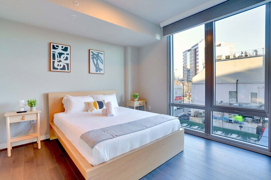 Building Photo - 1122 N Hudson St