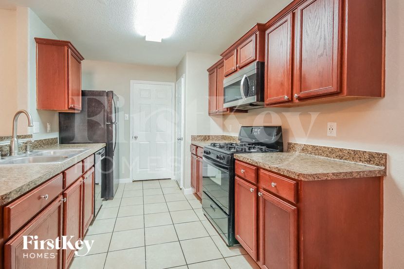 Building Photo - 9518 Peridot Green Dr