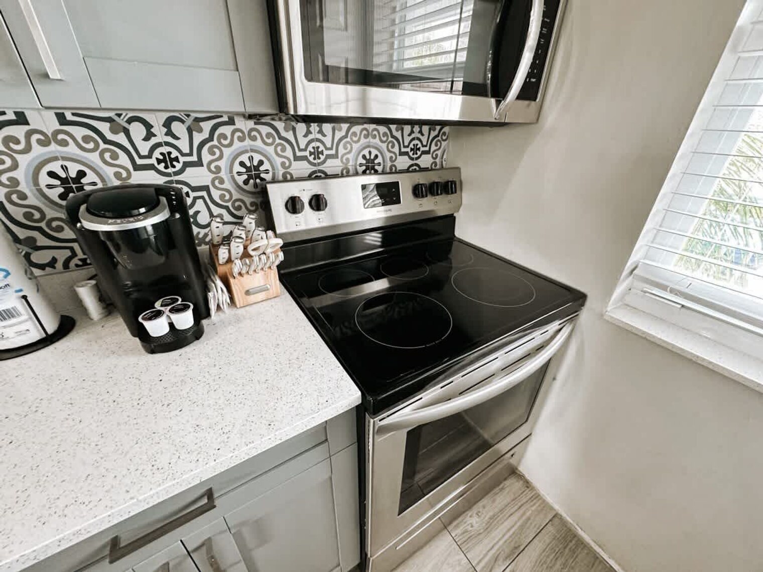 Building Photo - 50 Davie Blvd