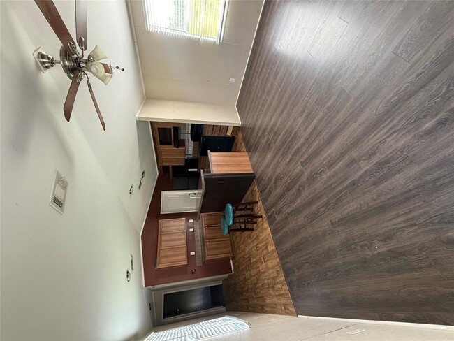 Building Photo - 8810 Los Robles Ave