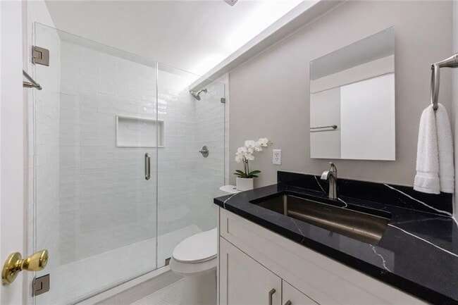 Building Photo - 1960 Hamilton Pl SE