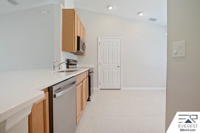 Building Photo - 22 Prince Eric Ln