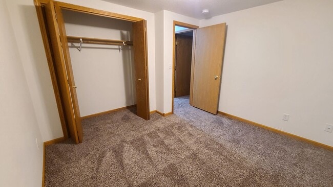 Building Photo - 5 Bedroom, 3 Bath - Triple Garage - Fenced yard Home