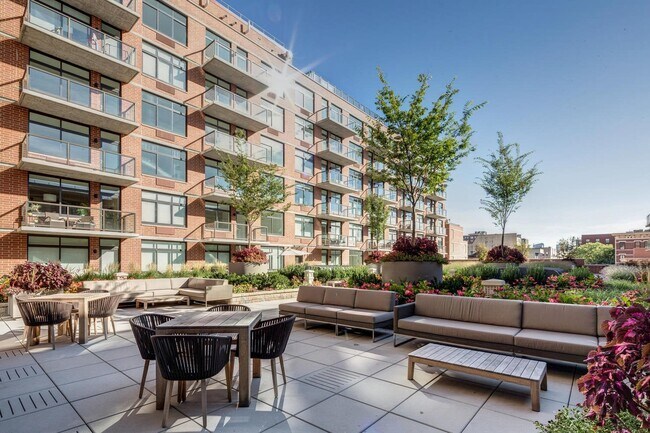 Building Photo - 1400 Hudson St