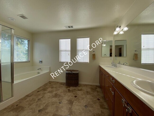 Building Photo - 28408 Camino Del Arte Dr