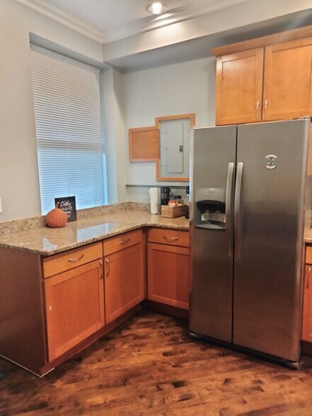 WG Kitchen - 1618 S Washtenaw Ave